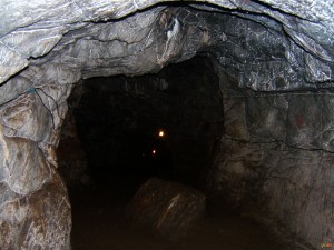 Внутренняя поверхность пещеры