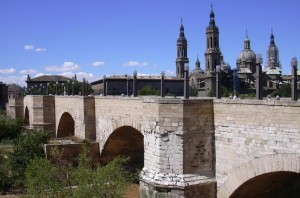 Каменный мост в Сарагосе