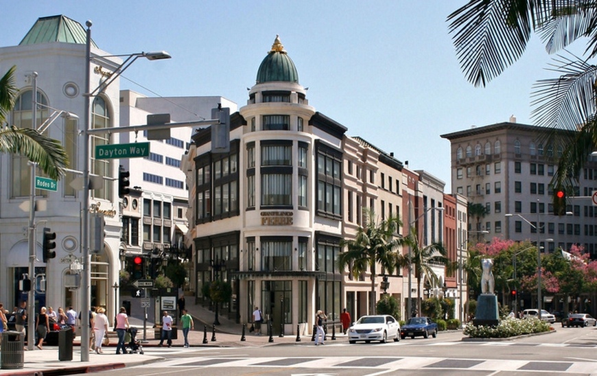 Улица Родео-Драйв в Лос-Анджелесе