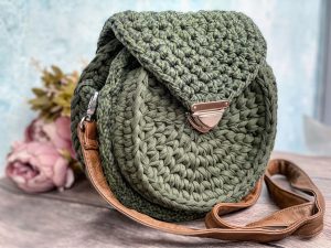 Как связать сумку из пряжи?